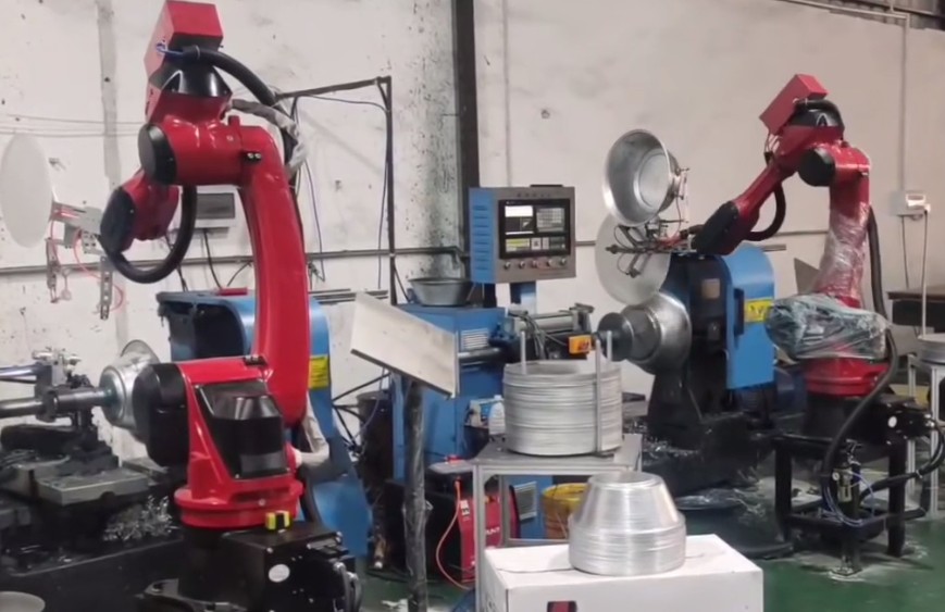 robot di lucidatura industriale